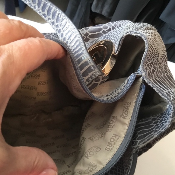 Michael Kors Fulton Large Shoulder Tote Dark Denim Print Bag - Picture 8 of 10